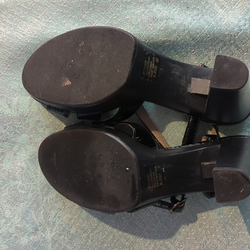 VGUC Vintage Mudd 2000s "Strum" Patent Strappy Heels sz 6.5 - Peak Y2K! - Picture 7 of 7